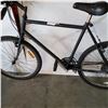 Image 2 : BLACK AND BLUE RALEIGH BIKE