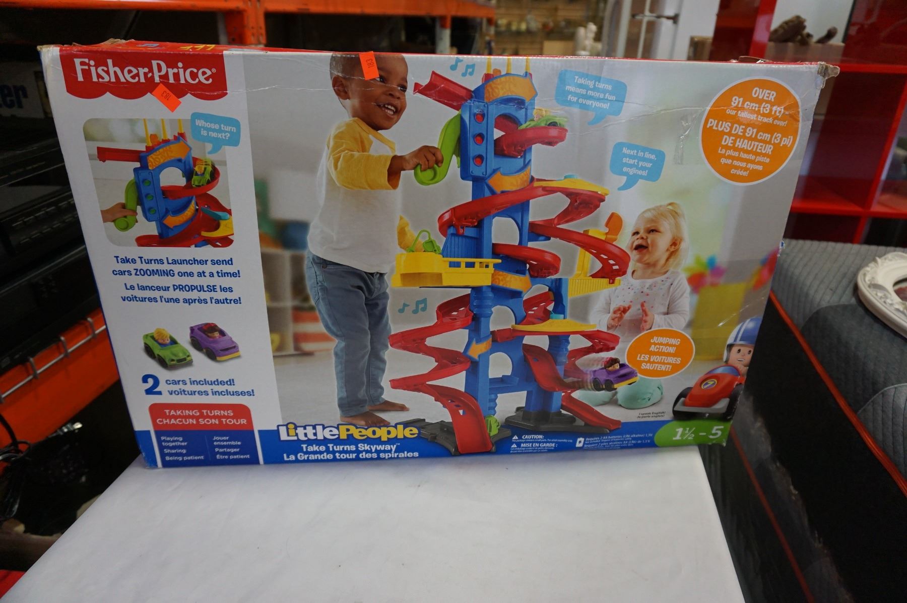 Little People Take Turns Skyway - Édition anglaise par Fisher-Price 24 Little People Take Turns Skyway - Édition anglaise par Fisher-Price 24