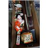 Image 2 : BOX OF EASTERN COLLECTIBLES