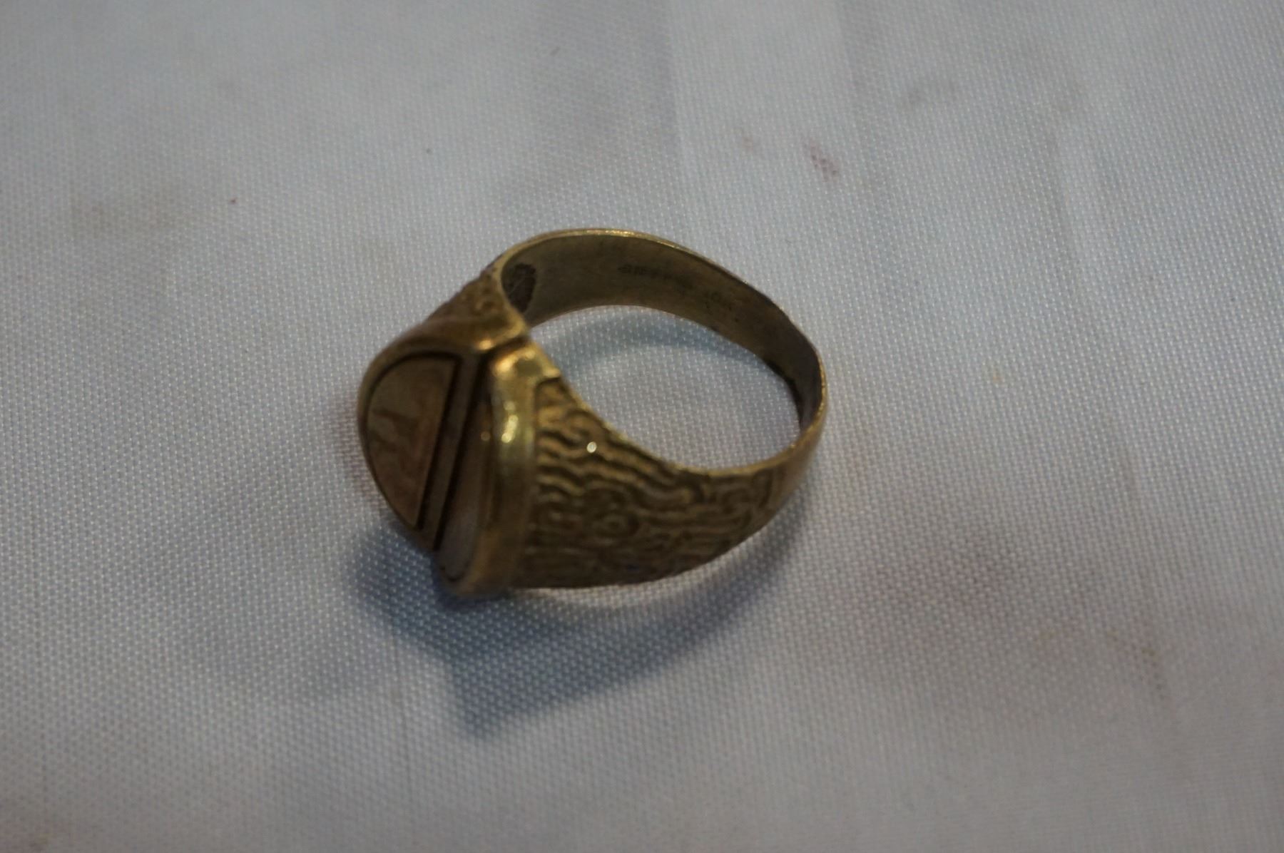 STAMPED 10K GOLD SIFFARI MENS RING UNTESTED stamped-10k-gold-siffari-mens-ring-untested