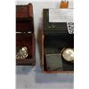 Image 2 : SEIKO VINTAGE WATCH AUTOMATIC IN SMALL WOOD BOX AND VINTAGE CLEBAR AUTOMATIC WATCH AND VINTAGE LIGHT