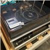 Image 2 : REALISTIC CLARINETTE 98 TURNTABLE STEREO CASSETTE MUSIC SYSTEM