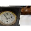 Image 2 : STONE CLOCK - CHIPPED
