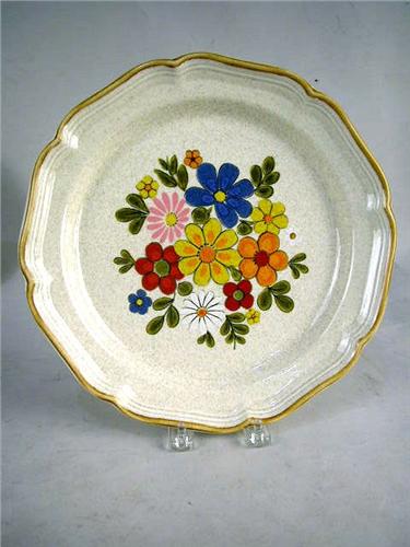 A Mikasa Garden Club Spring Bouquet Oven To Table Dinnerware