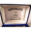 Image 3 : A LIMITED EDITION "WATERGATE" SILVER INGOT Depict