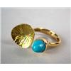 Image 1 : A 14K YELLOW GOLD RING WITH AN EXTENDED LEAF FORM And one small turquoise cabochon, apx. 5.5 dwt.