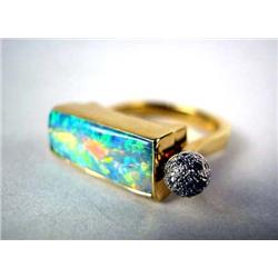 AN 18K YELLOW GOLD AND PLATINUM OPAL AND DIAMOND 