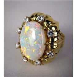 AN 18K YELLOW GOLD, OPAL AND DIAMOND RING Convert
