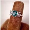 Image 1 : A DIAMOND AND EMERALD PLATINUM THREE STONE RING A