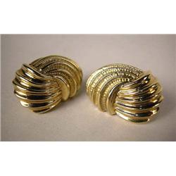 A PAIR OF 14K YELLOW GOLD FOLD-OVER DESIGN EARRINGS Apx. 6.70 dwt.
