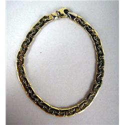 A 14K YELLOW GOLD "C" LINK BRACELET Apx. 7 dwt.