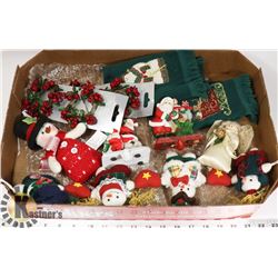 LOT WITH 2 HEAVY METAL STOCKING HANGERS, SMALL