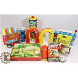 FLAT OF VINTAGE TOYS WOODEN