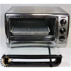 BLACK & DECKER CONVECTION COUNTER TOP OVEN.