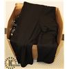 Image 1 : BOX OF JOGGERS, SOFT DRESSING, DENIM/TWIL PANTS