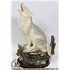 Image 1 : NEW HOWLING WOLF STATUE