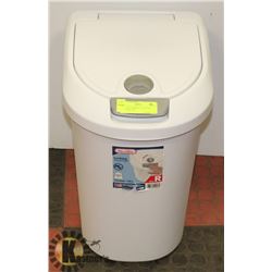 STERLITE LOCKING TOUCH UP GARBAGE CAN.