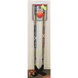 HOCKEY STICKS AND PUCK SET FOR KIDS.