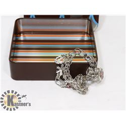 CHARM BRACELET AND CHARMS IN METAL BOX