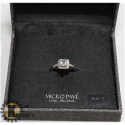 BEAUTIFUL CUBIC ZIRCONIA RING SIZE 9