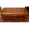 Image 1 : LANE CEDAR CHEST 1931 24" X 19" X 23".