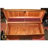 Image 2 : LANE CEDAR CHEST 1931 24" X 19" X 23".