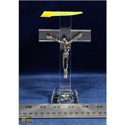 CRYSTAL CRUCIFIX WITH SQUARE BASE.