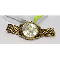 REPLICA MENS MICHAEL KORS WATCH SCRATCHES ON FACE