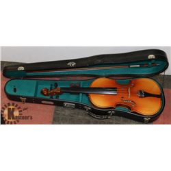 SKYLARK VIOLIN WITH CASE AND BOW