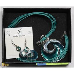 COSTUME JEWELLERY SET OF EARRINGS & NECKLACE