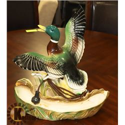 VINTAGE DUCK LAMP