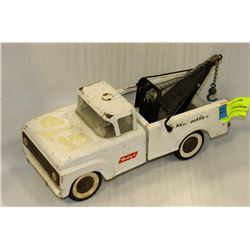 VINTAGE BUDDY L METAL TOW TRUCK TOY.