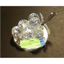 CRYSTAL DISPLAY OF GRAPE BUNCH ON VINE