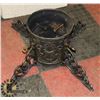 Image 1 : HEAVY IRON CHRISTMAS TREE STAND