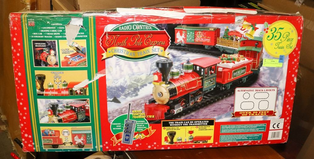 NORTH POLE POLAR EXPRESS TRAIN SET