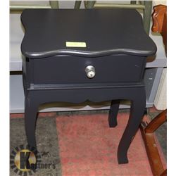 ORNATE END TABLE (18.5"X11.5"X26").