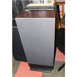 PAIR OF JBL TOWER SPEAKERS-DAMAGED BASE