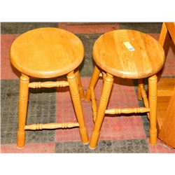 PAIR OF OAK STOOLS