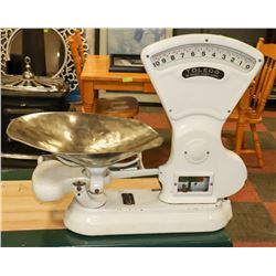 MERCHANTS COUNTER TOP WHITE SCALE