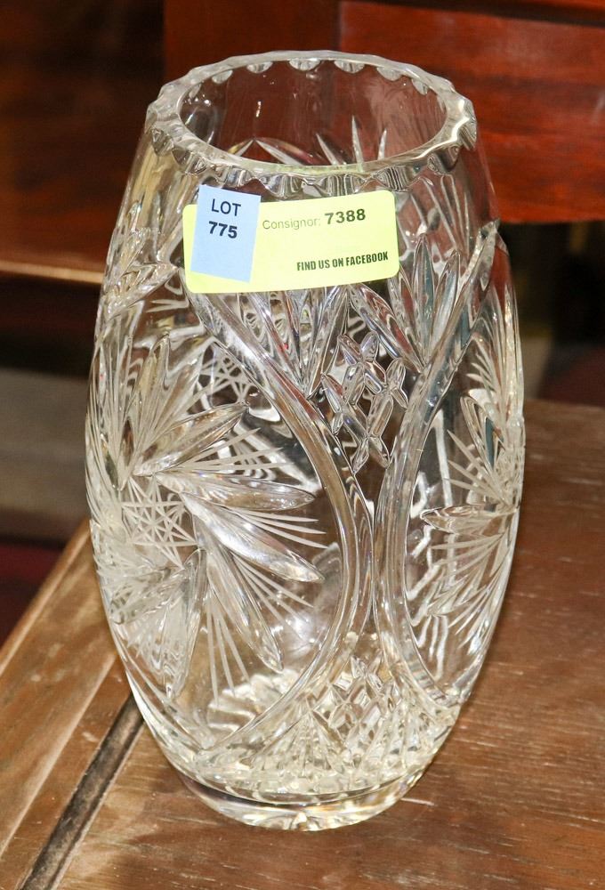 PINWHEEL CRYSTAL VASE Kastner Auctions