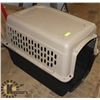 Image 1 : LARGE DOG CRATE.