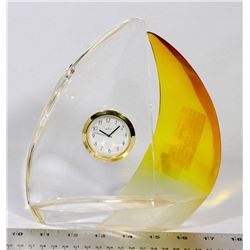 MODERN BULOVA COLOURED GLASS TABLE CLOCK 8" HIGH