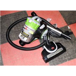 BISSELL POWERGROOM VACUUM.