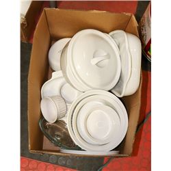 BOX OF ASSORTED PYREX AND CORELLE BAKEWARE