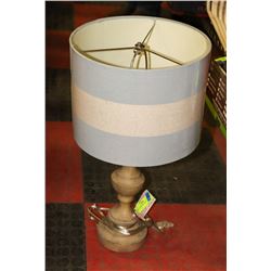TABLE LAMP WITH SHADE.