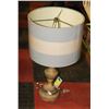 Image 1 : TABLE LAMP WITH SHADE.