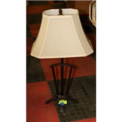 TABLE LAMP WITH SHADE.