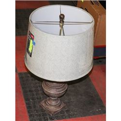 TABLE LAMP WITH SHADE.