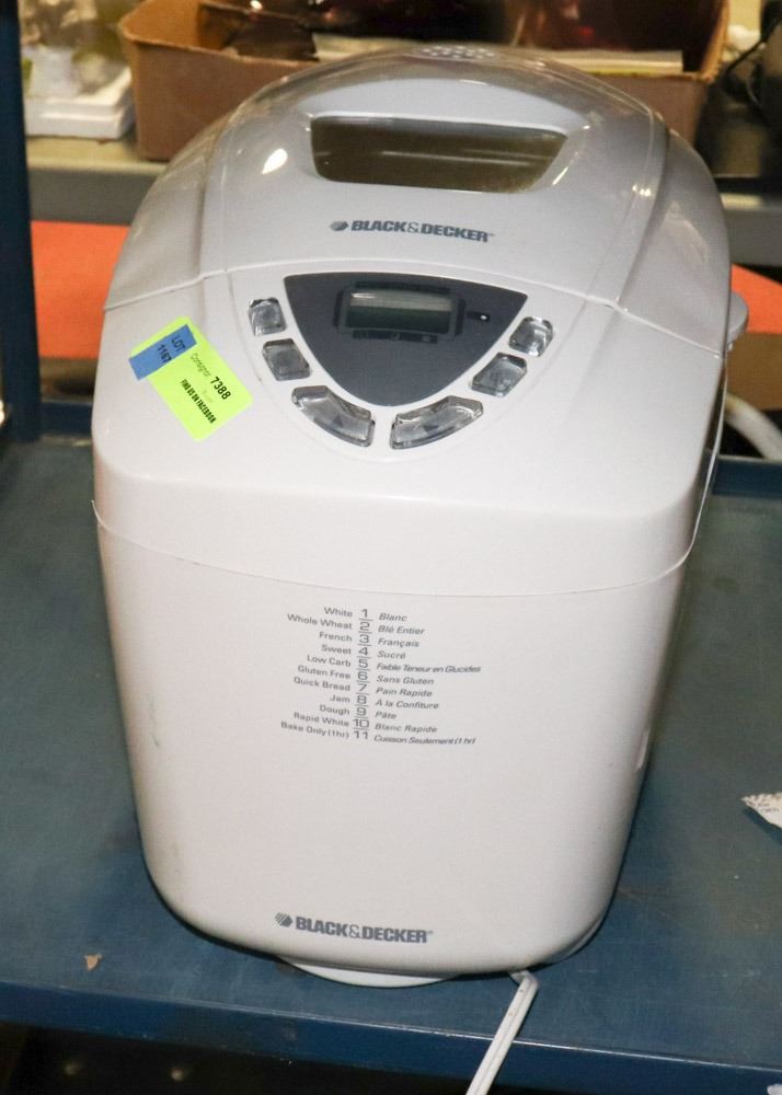 BLACK AND DECKER BREAD MAKER