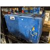 Image 2 : 3 TOTES AND CHAFING DISH